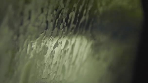 Close Window Car While Soap Brush Hits Car Wash — ストック動画