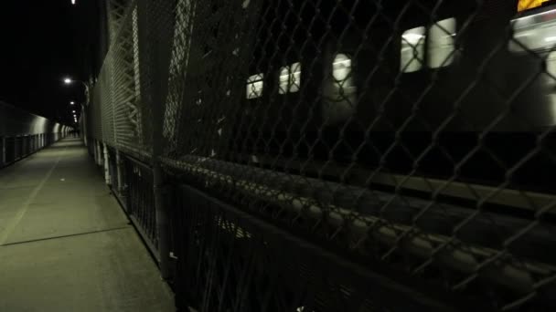 Shot Nyc Subway Taken Walking Path Manhattan Bridge — Stockvideo