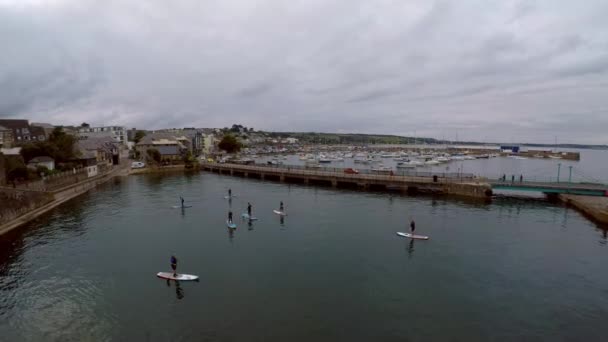 Aerial Footage People Paddle Boarding Penzance Harbour Dusk Penzance Harbour — Video Stock