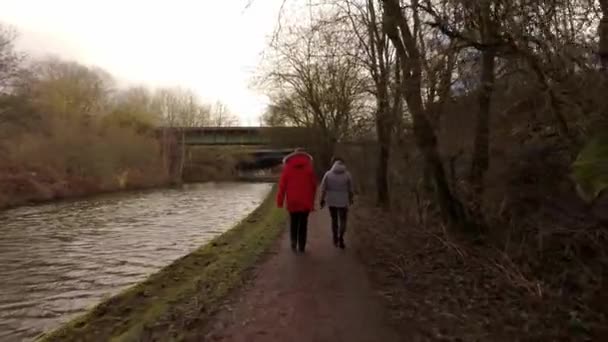 Women Take Walk Former Industrial Canal Stoke Trent Poverty Stricken — Video
