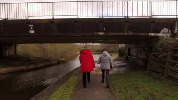 Women Take Walk Former Industrial Canal Stoke Trent Poverty Stricken — Stock video