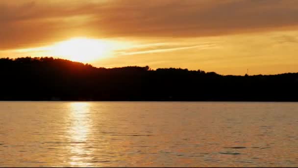 Time Lapse Sun Setting Lake — Vídeo de Stock