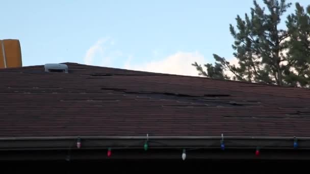 Shingles Getting Blown Roof Middle Some Strong Winds — ストック動画