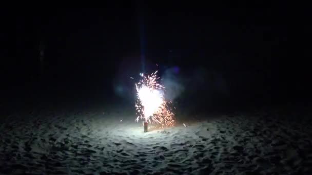 Small Firework Going 4Th July Seaside Oregon Night — Video