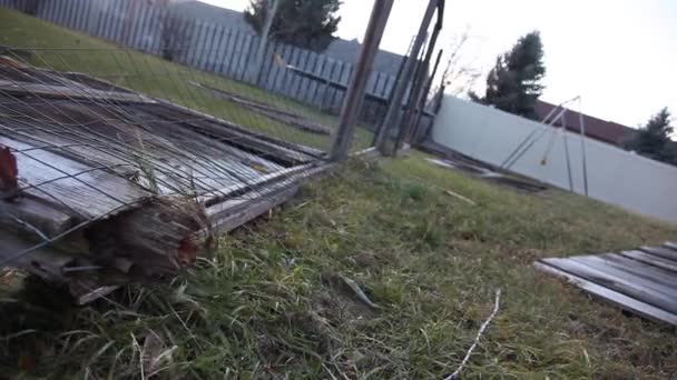 Strong Winds Blowing Fence Swaying Wind While Observing Heavy Wind — Vídeo de Stock