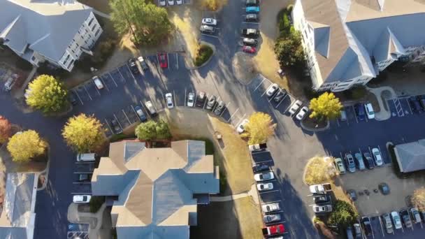 Apartment Complex Morning Cars Parked Aerial Tilt Reveal Pull Back — Stockvideo