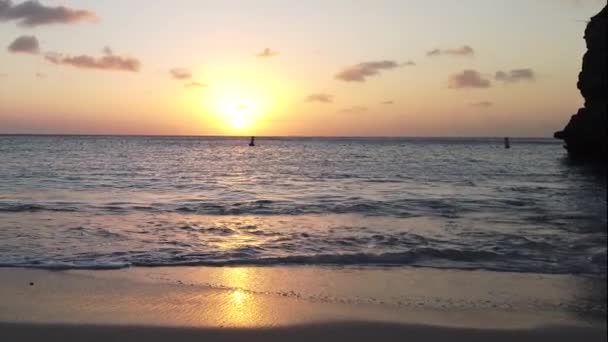 Slowmotion Pan Playa Kenepa Grandi Curacao Sunset — Vídeos de Stock