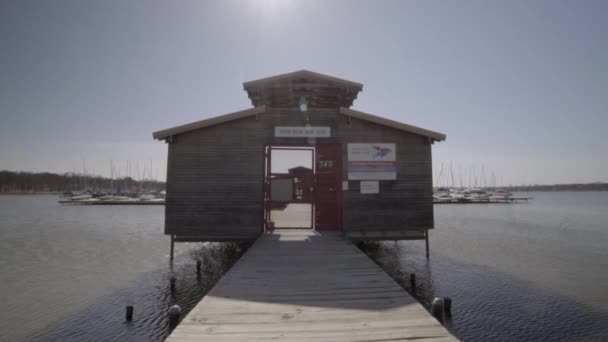 Steady Push Gimbal Shot White Rock Boat Club Dock White — Stockvideo