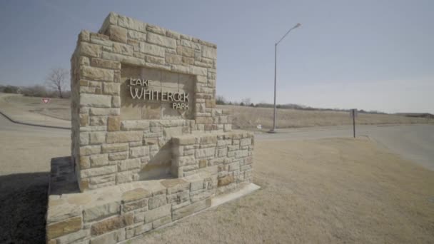 Static Shot Whiterock Lake Park Sign Dallas Texas — Video Stock