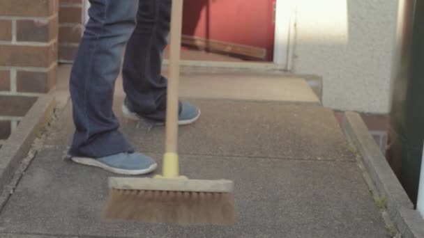 Sweeping Pathway Broom – Stock-video