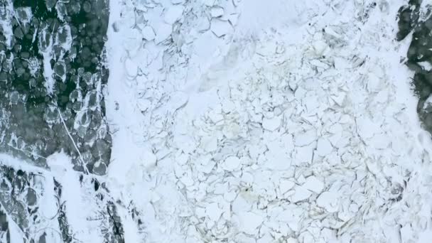 Filmación Aérea Derretimiento Hielo Lago Caliente Slow Drone Video Cracked — Vídeo de stock