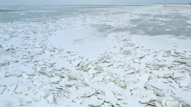 Drone Footage Ice Shoves Lake Freezing Thawing Create Cracked Iceburgs — Wideo stockowe