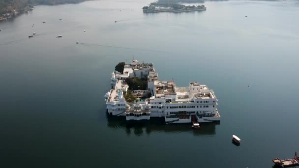 Aerial Establishing Shot Taj Lake Palace Udaipur Lake Pichola Udaipur — Stock videók