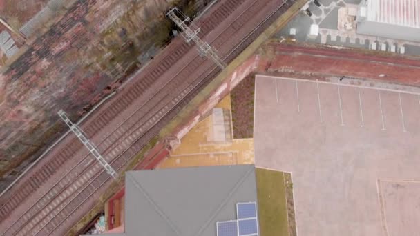 Drone Shot Aerial Liverpool Railway National Railway Tracks Train Service — Wideo stockowe