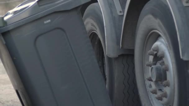Bin Collection Wagon Passes Wheelie Bin — Video Stock