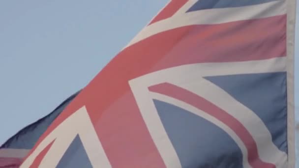 Union Jack Βρετανική Σημαία Φυσά Στον Άνεμο — Αρχείο Βίντεο