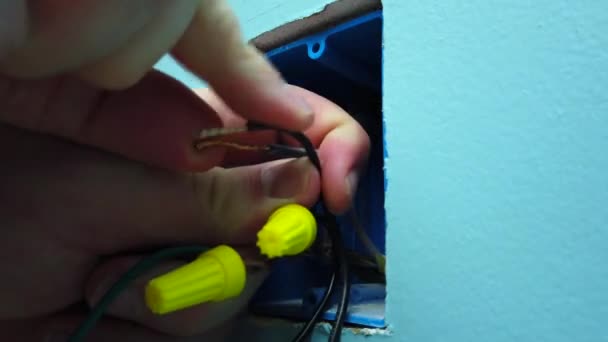 Connecting Wires Twisting Few Wire Nuts Light Switch Install — Stok video