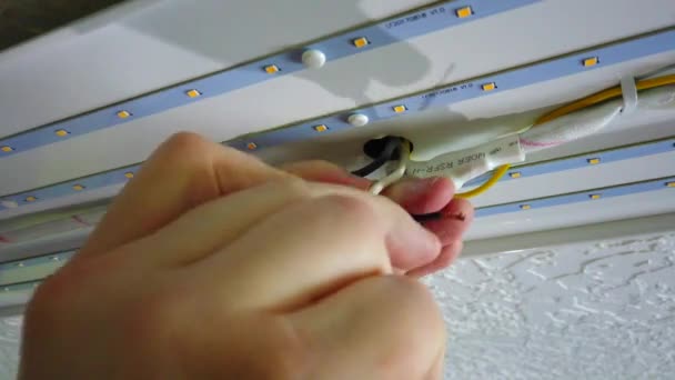 Installing Wiring Brand New Led Light Twisting Wire Nuts — Vídeo de Stock
