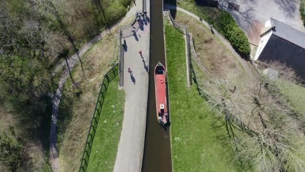 Narrow Boat Canal Boat Crossing Pontcysyllte Aqueduct Designed Thomas Telford — ストック動画