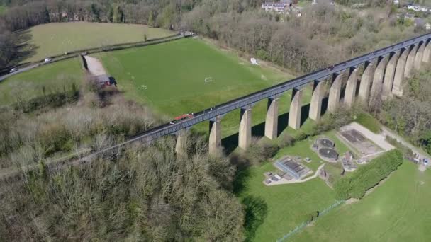 Narrow Boat Canal Boat Crossing Pontcysyllte Aqueduct Designed Thomas Telford — Vídeo de Stock
