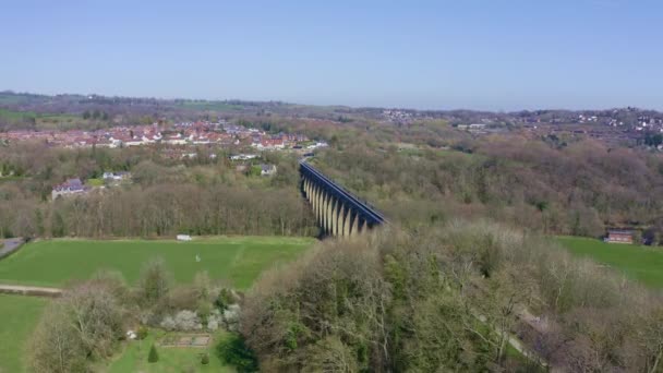 Beautiful Narrow Boat Canal Route Called Pontcysyllte Aqueduct Famously Designed — ストック動画