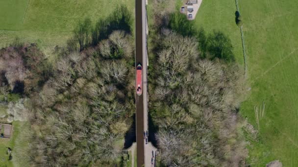 Narrow Boat Crossing Pontcysyllte Aqueduct Famously Designed Thomas Telford Located — ストック動画