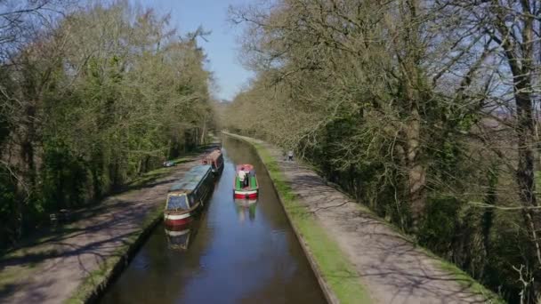 Een Smalle Boot Stroomafwaarts Naar Cross Pontcysyllte Aquaduct Beroemd Ontworpen — Stockvideo