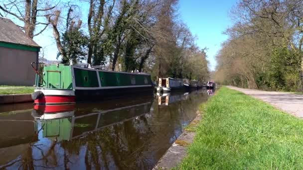 Canal Boat Narrow Boat Heads Upstream Famous Llangollen Canal Route — Stok video