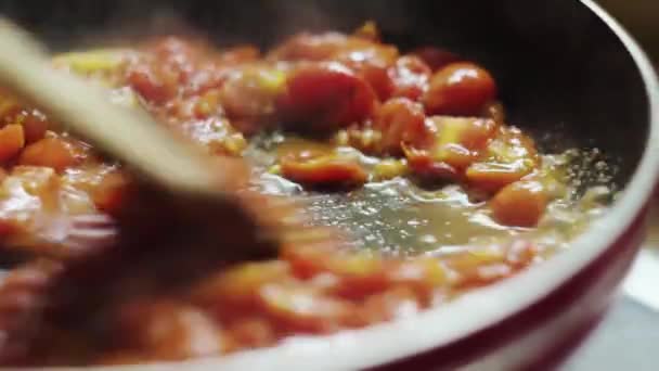 Cooking Tomato Sauce Pan Lunch — Stockvideo