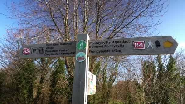 Sign Pontcysyllte Aqueduct Llangollen Canal Route Beautiful Welsh Countryside — Stockvideo