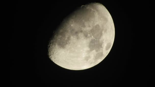Луна Облаками Ночном Небе — стоковое видео