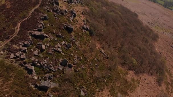 Drone Travelling Away Bamford Edge Whilst Panning Revealing Bamford Edge — Stockvideo