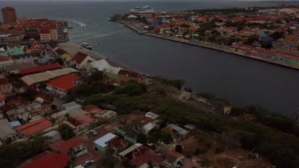 Skalo Top View Revealing Willemstad Capital Curacao — Stockvideo