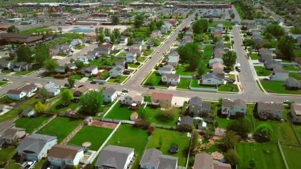 Drone Flottant Tiré Sur Une Petite Banlieue Utah — Video