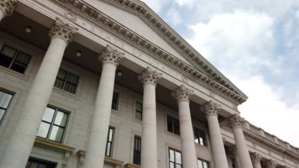 Hyper Lapse Passing Utah State Capital Clouds Moving Background — Vídeos de Stock