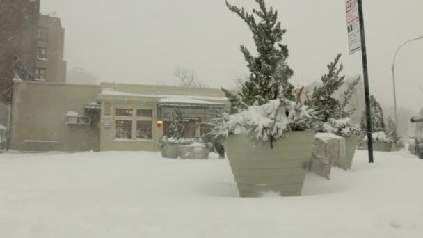 Shot People Walking Blizzard Snowstorm Brooklyn — Vídeos de Stock