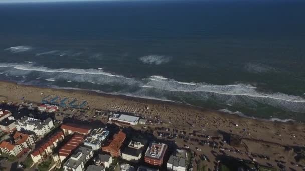 Aerial Scene Drone Beach Camera Moves Forward Beach People Sea — Stockvideo