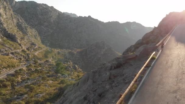 Aerial View Guy Running Road Tramuntana Mountains Calobra Mallorca — Stockvideo