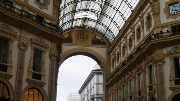 Panela Mão Lenta Mostrando Arquitetura Dentro Galleria Vittorio Emanuele Com — Vídeo de Stock