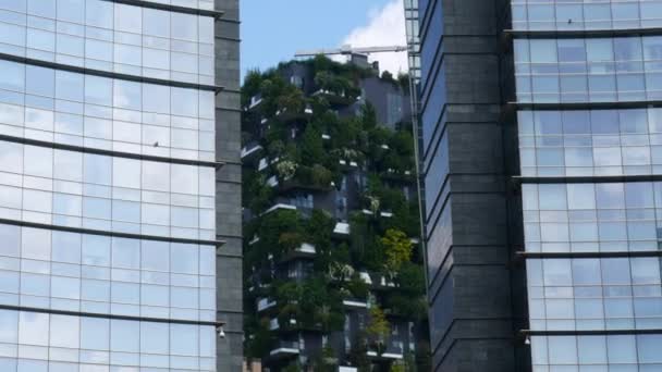 Green City Concept Bosco Verticale Seen Modern Skyscraper Facade — 图库视频影像