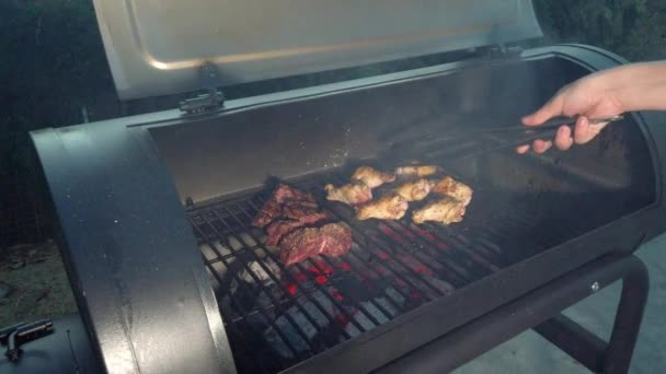 Chicken Wings Summer Bbq Forget Those Pieces Hanging Tender Meat — Videoclip de stoc