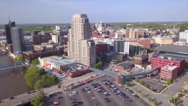 Drone Shot Grand Rapids Skyline — стоковое видео