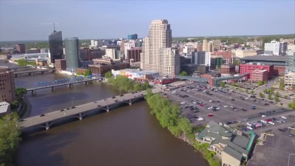 Drone Shot Grand Rapids Skyline — Stockvideo