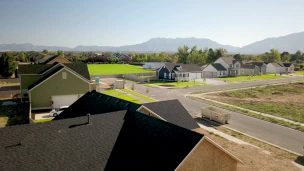 Drone Shot Backing Away Floating Newly Built Home Its Shingles — Stock video