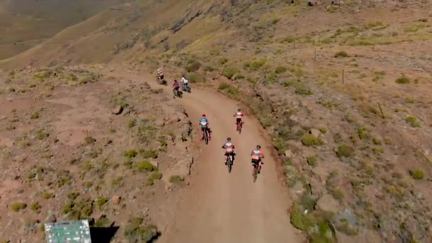 Aerial View Mountain Bikers Going Mountain Pass 60Fps — Video