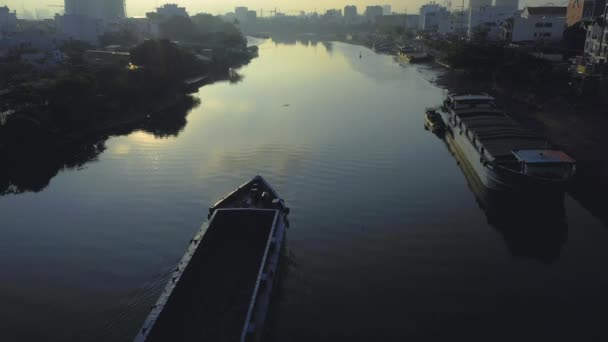 Early Morning Large Freight Carrying Boats Canal Leading Saigon River — Vídeo de stock