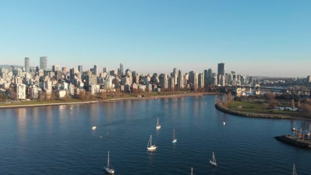 Various Drone Shots Kitsilano Beach Downtown Vancouver — Vídeos de Stock