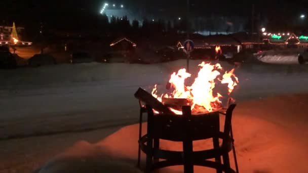 Сніг Вогняному Горщику Вночі Повільному Русі — стокове відео