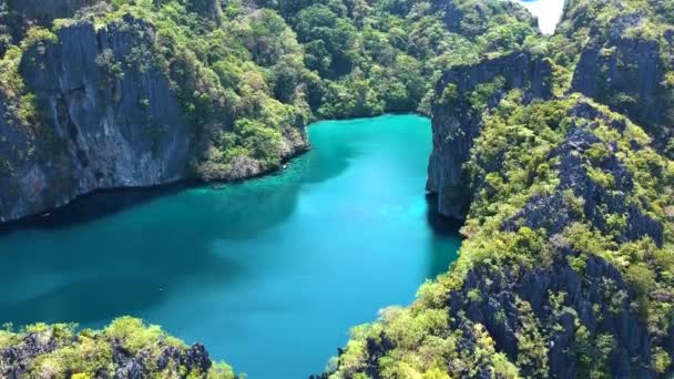 Low Flying Aerial Shot Big Lagoon Small Lagoon Nido Palawan — Stockvideo