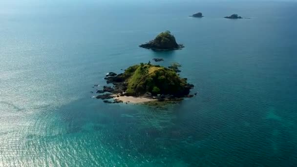 Wide Aerial Shot Small Filipino Islands Nacpan Beach Nido Palawan — Stock video